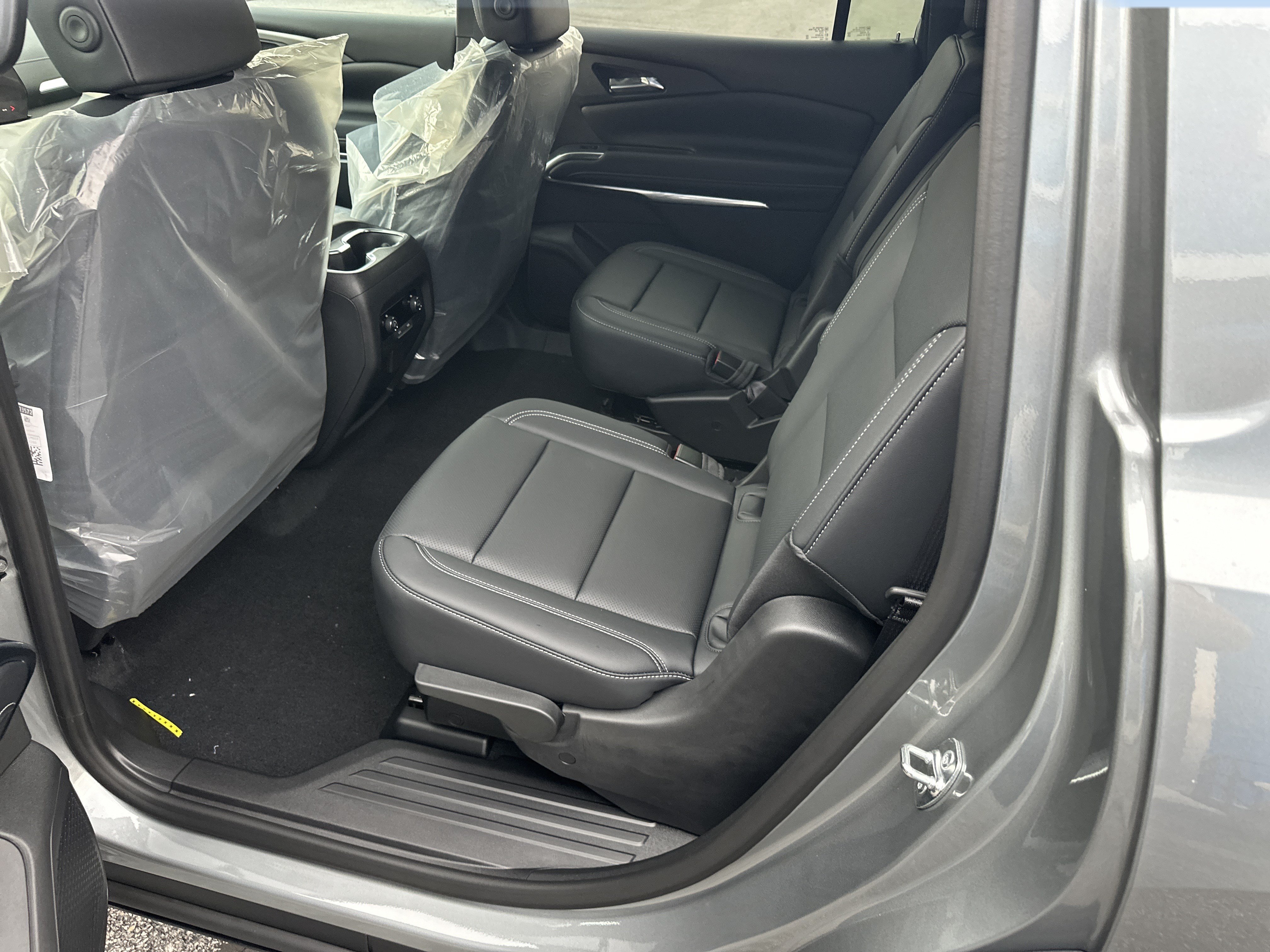 New 2027 Chevrolet Traverse LT w/ Sun and Wheel Package AWD/4WD image 7