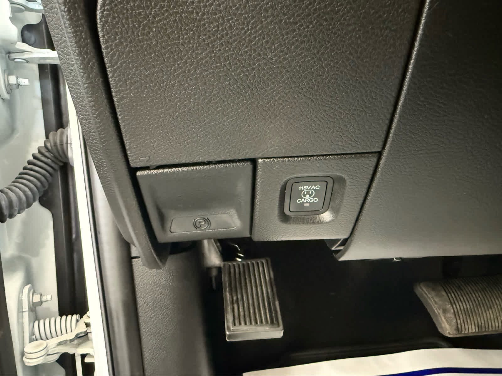 Used 2025 RAM 3500 Limited AWD/4WD image 41