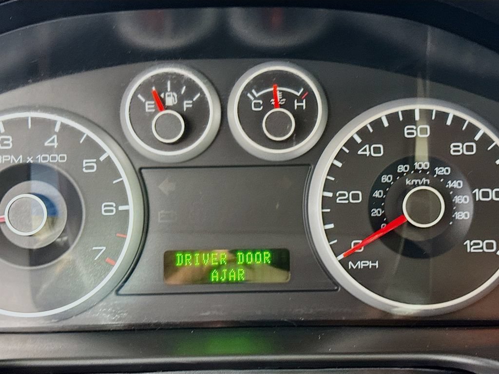 Used 2009 Ford Fusion SEL FWD image 15