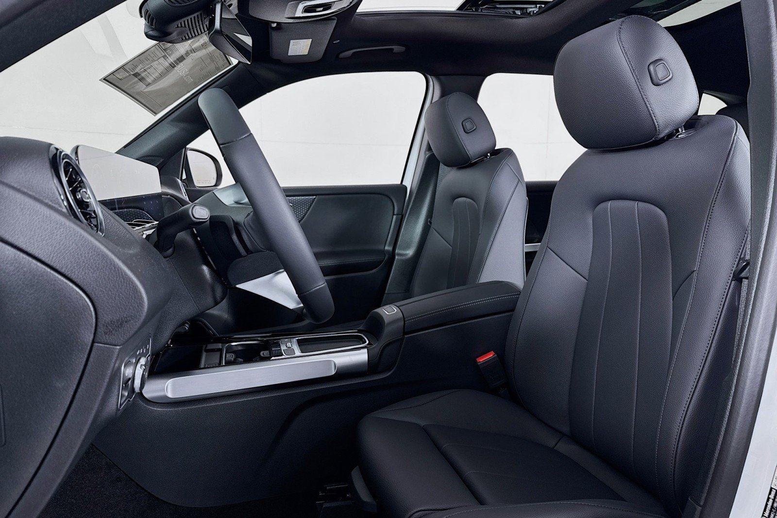 New 2026 Mercedes-Benz GLB 250 image 16