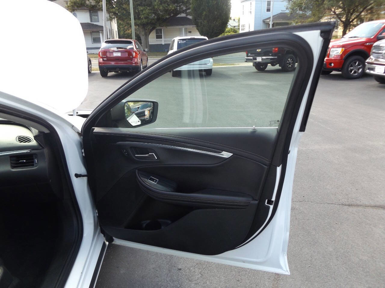 Used 2017 Chevrolet Impala LT image 26