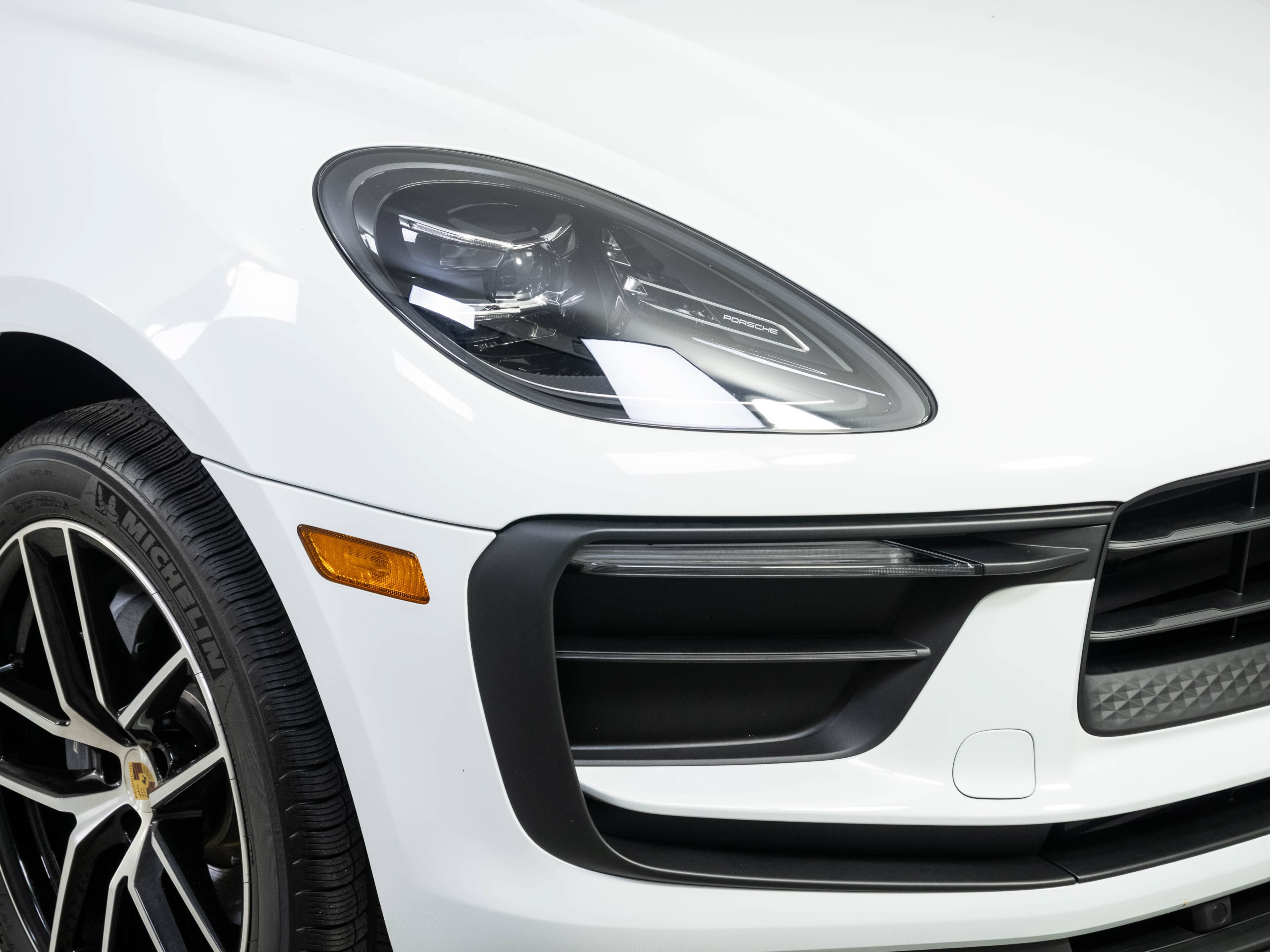 Certified 2026 Porsche Macan AWD/4WD image 37