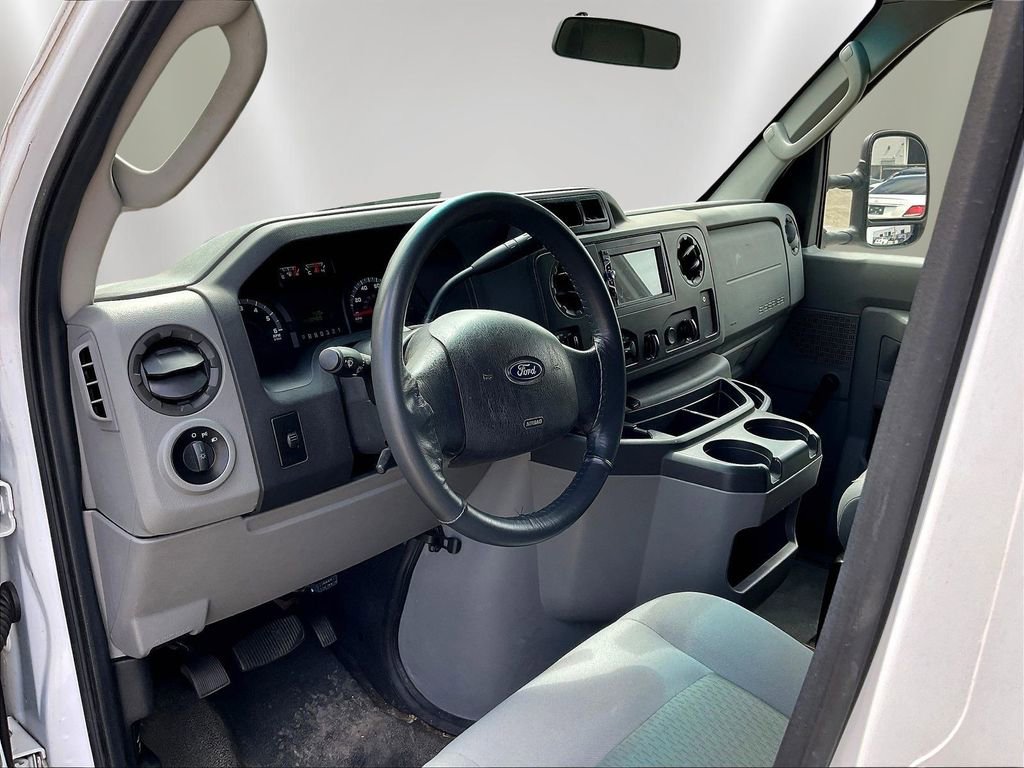 Used 2016 Ford E-350 and Econoline 350 Super Duty RWD image 16