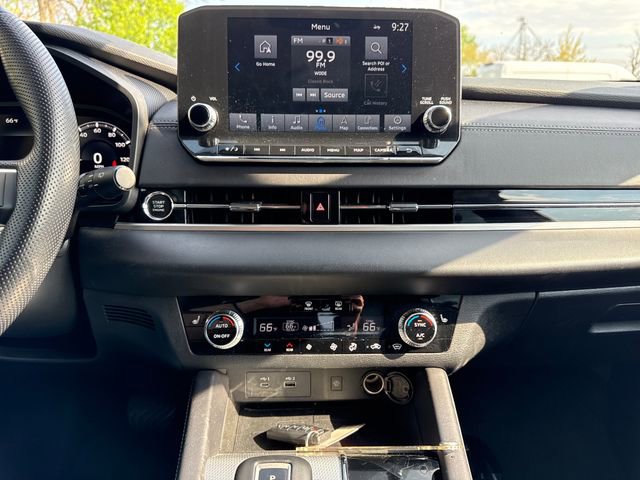 Used 2023 Mitsubishi Outlander SEL 40th Anniversary AWD/4WD image 27