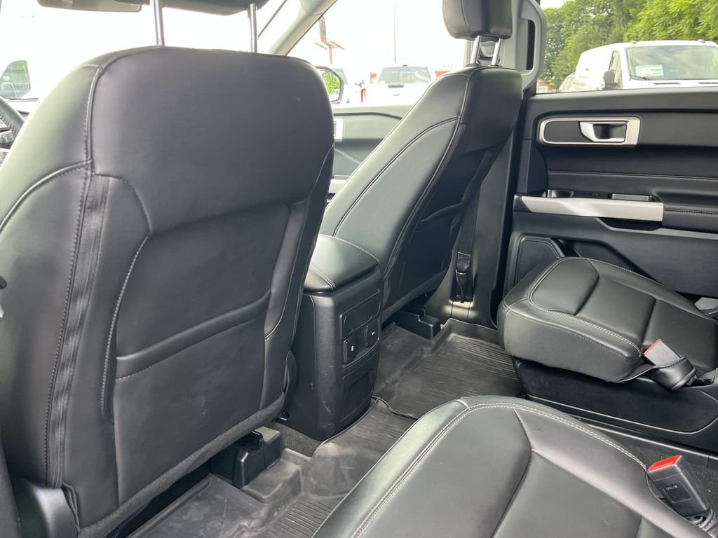 Used 2024 Ford Explorer XLT w/ Equipment Group 202A AWD/4WD image 24