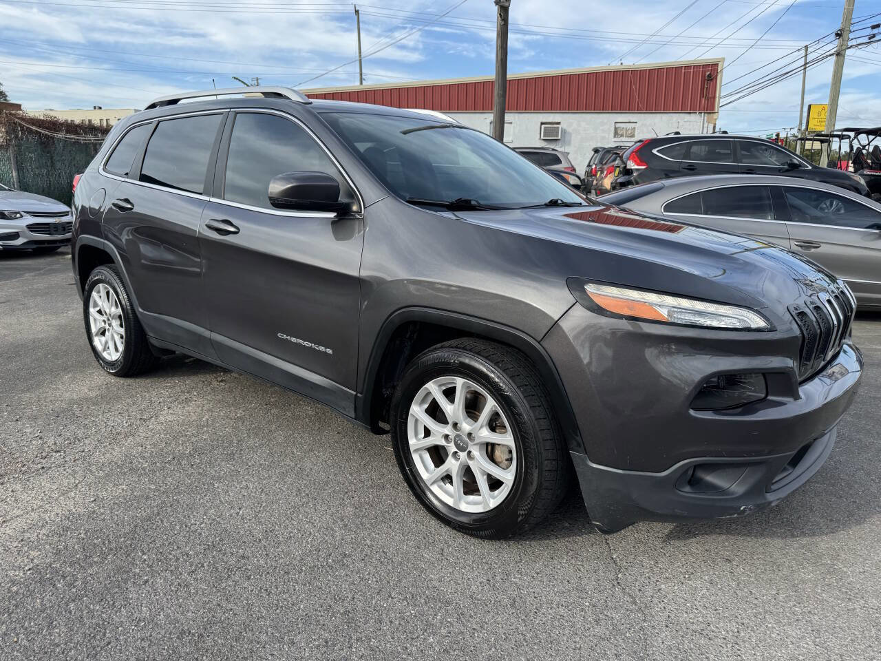 Used 2017 Jeep Cherokee Latitude w/ Safety/Convenience Group image 3