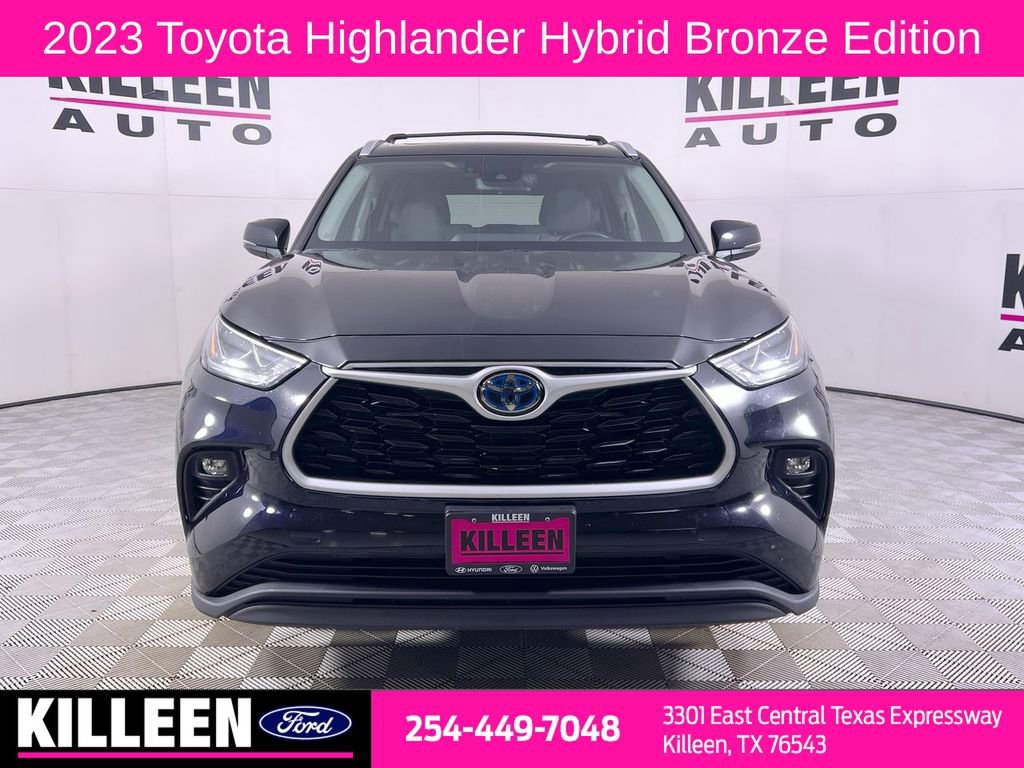 Used 2023 Toyota Highlander Bronze Edition image 2