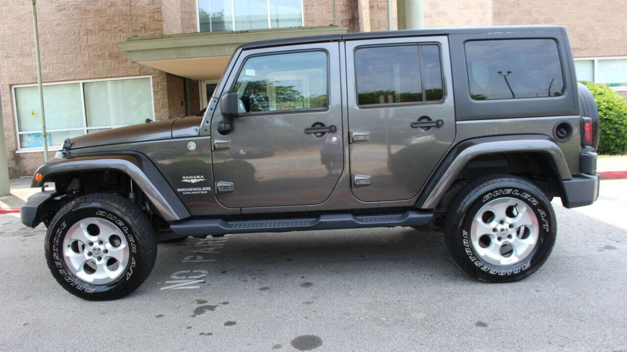 Used 2014 Jeep Wrangler Unlimited Sahara w/ Connectivity Group image 5