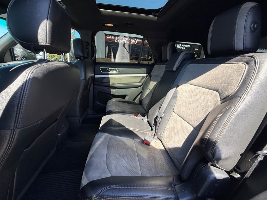 Used 2017 Ford Explorer XLT w/ Equipment Group 202A AWD/4WD image 4