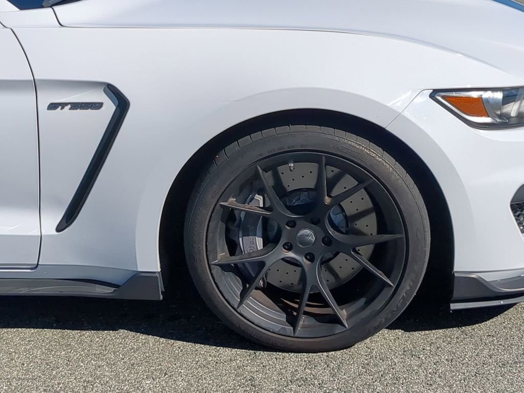 Used 2016 Ford Mustang Shelby GT350 w/ Track Package image 11