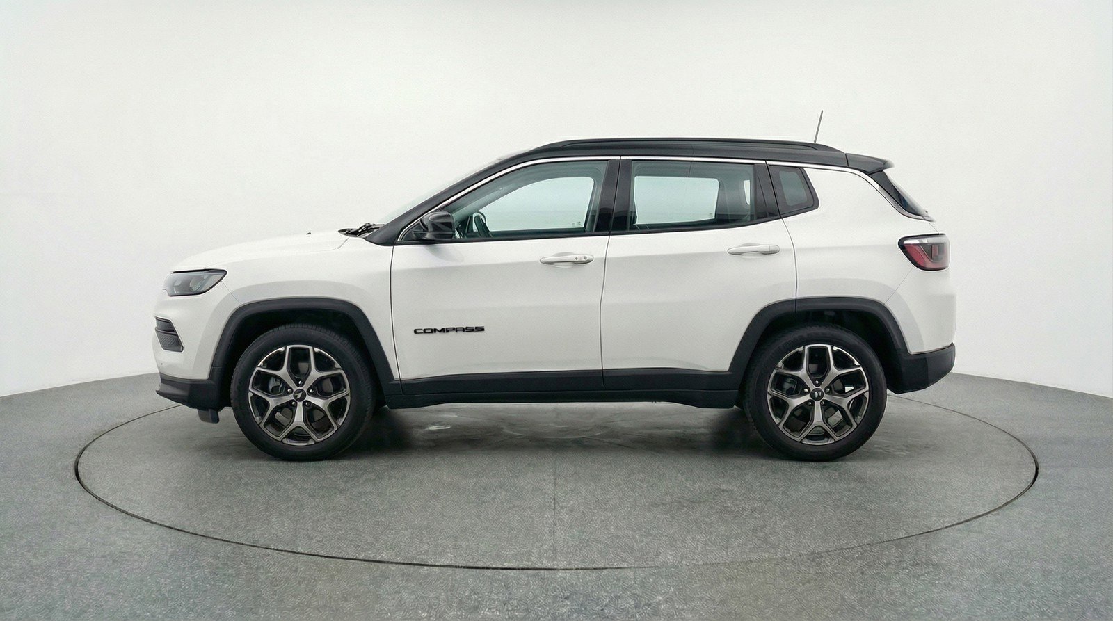 Used 2025 Jeep Compass Limited image 5