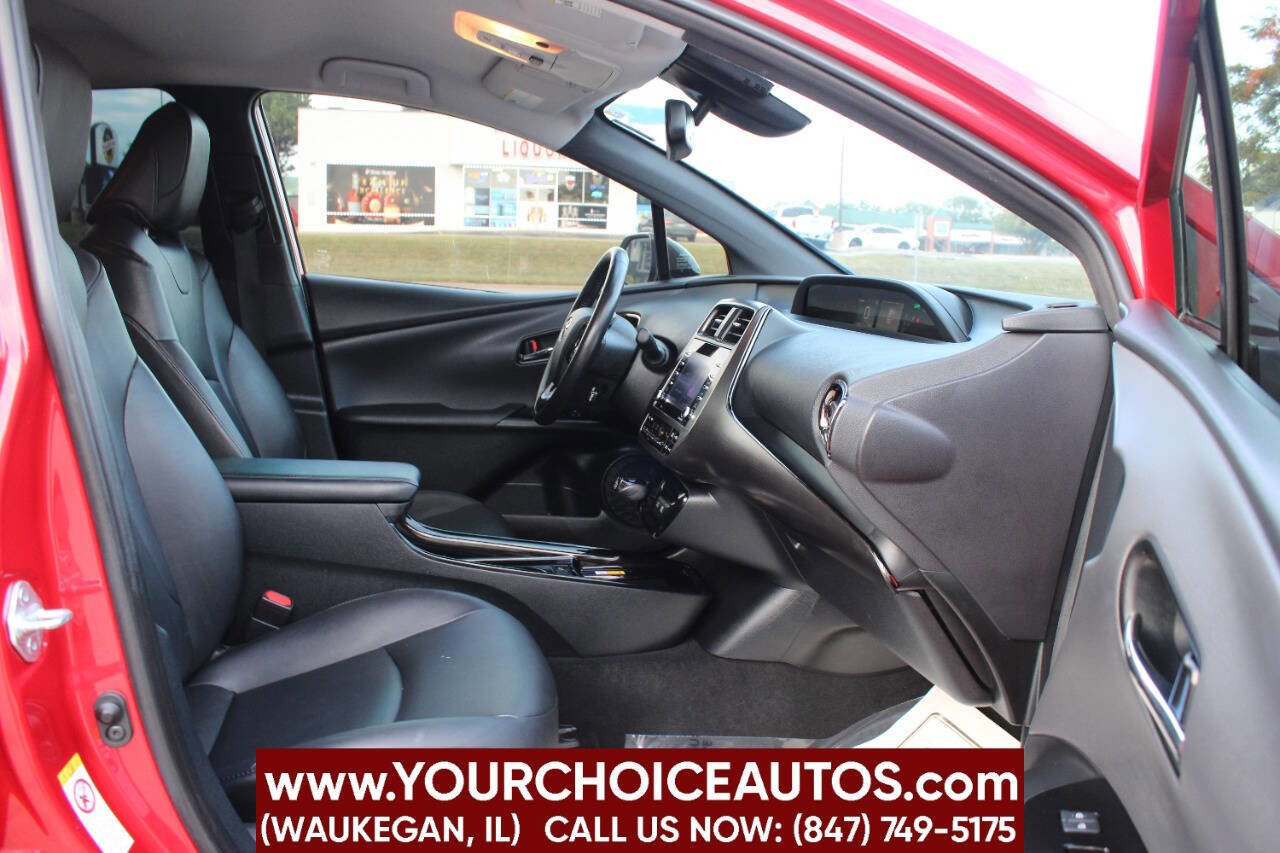 Used 2021 Toyota Prius XLE 4dr Hatchback image 12