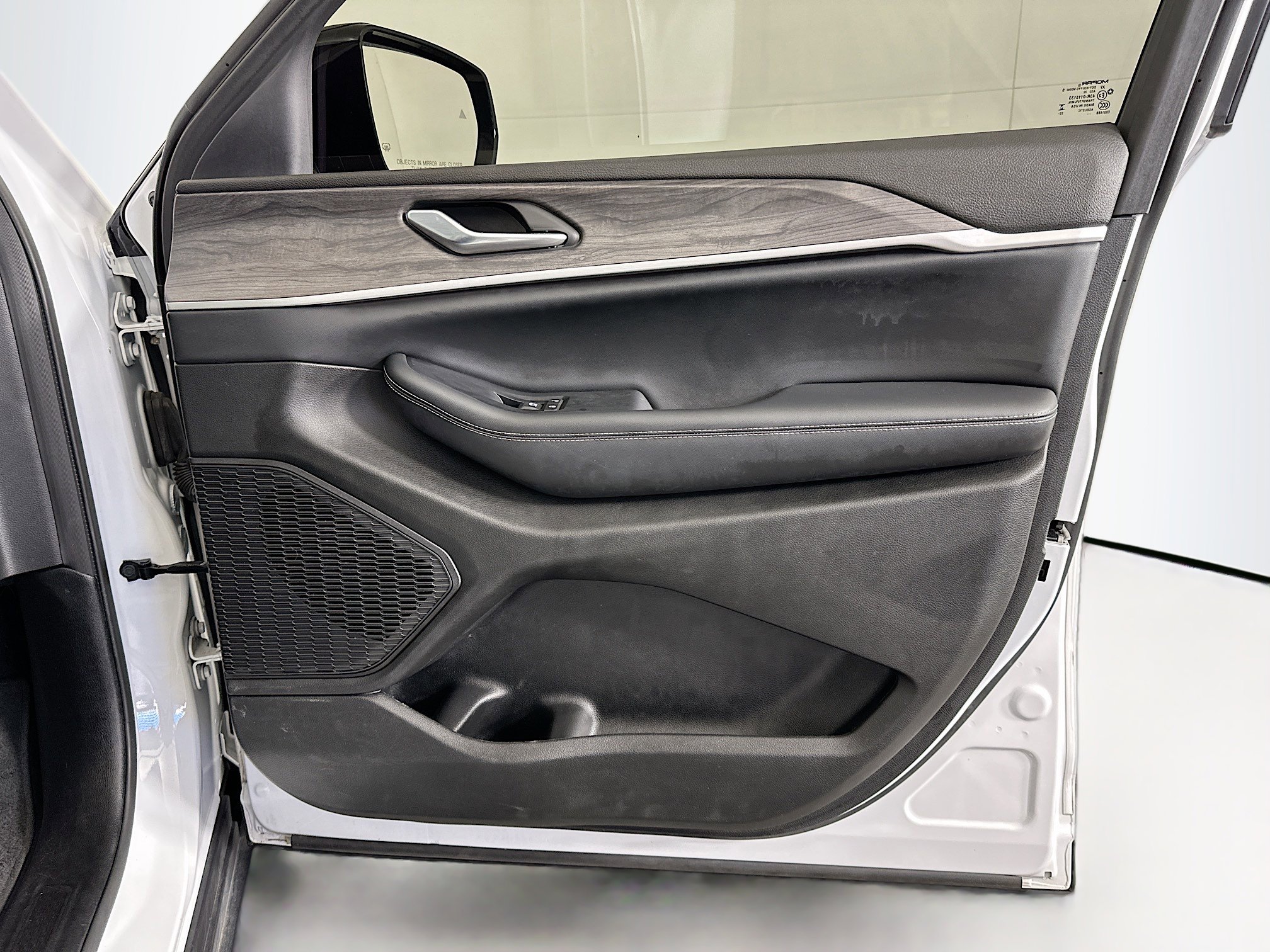 Used 2023 Jeep Grand Cherokee L Limited w/ Trailer Tow Group (B) image 35