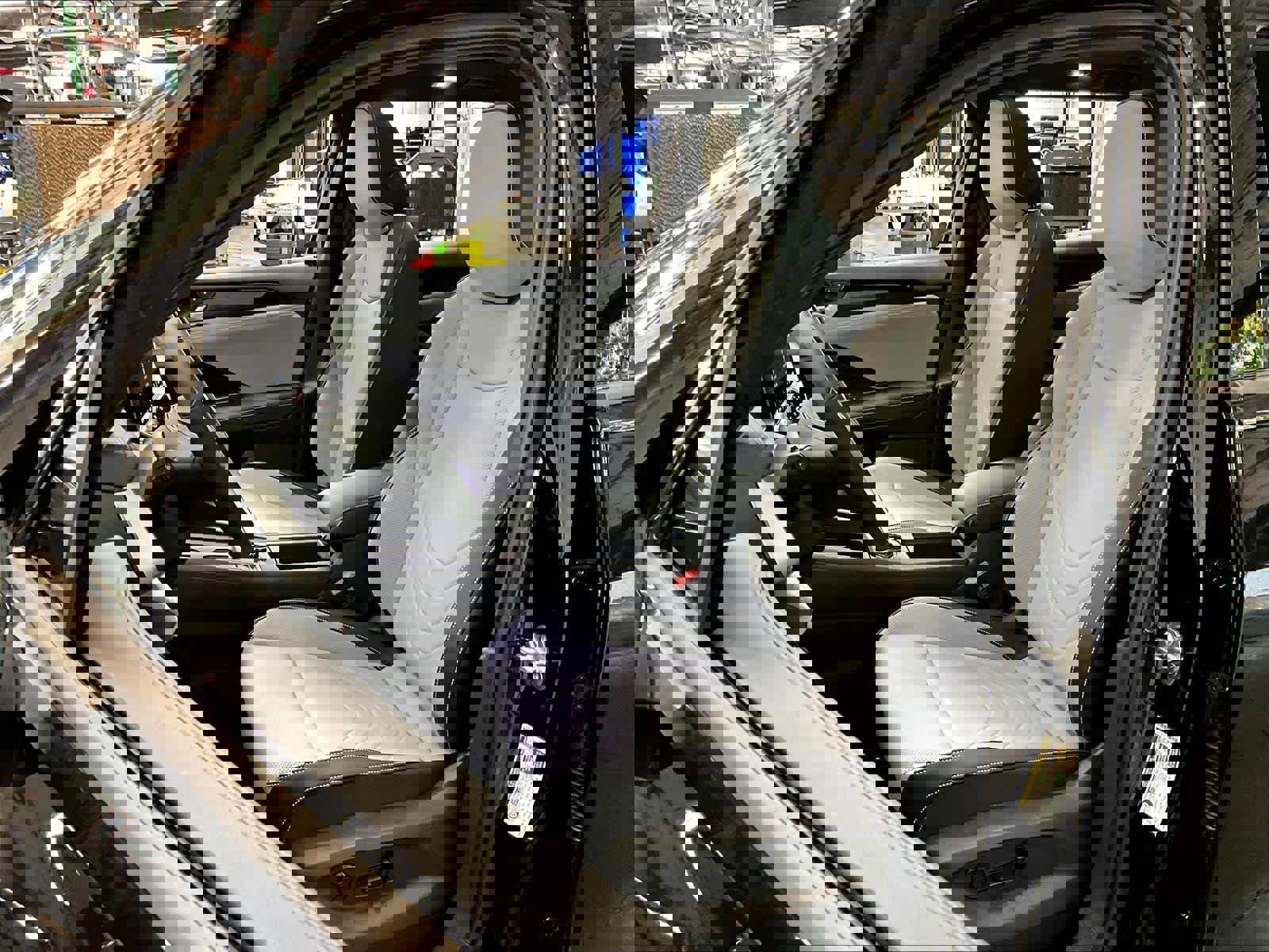 New 2026 Volkswagen Tiguan SE R-Line image 11