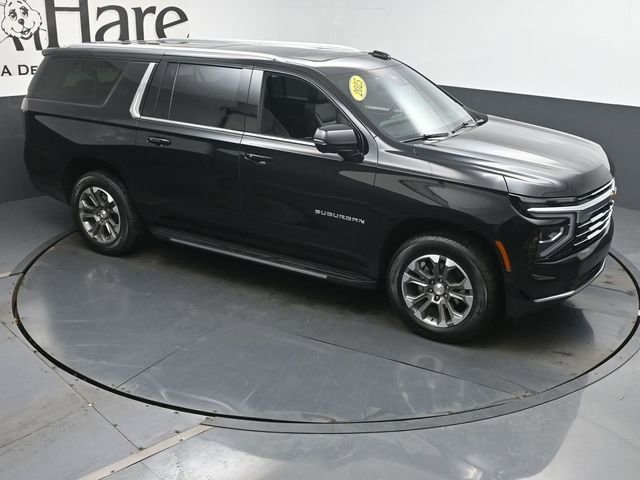 Used 2025 Chevrolet Suburban LT w/ Comfort Package AWD/4WD image 39