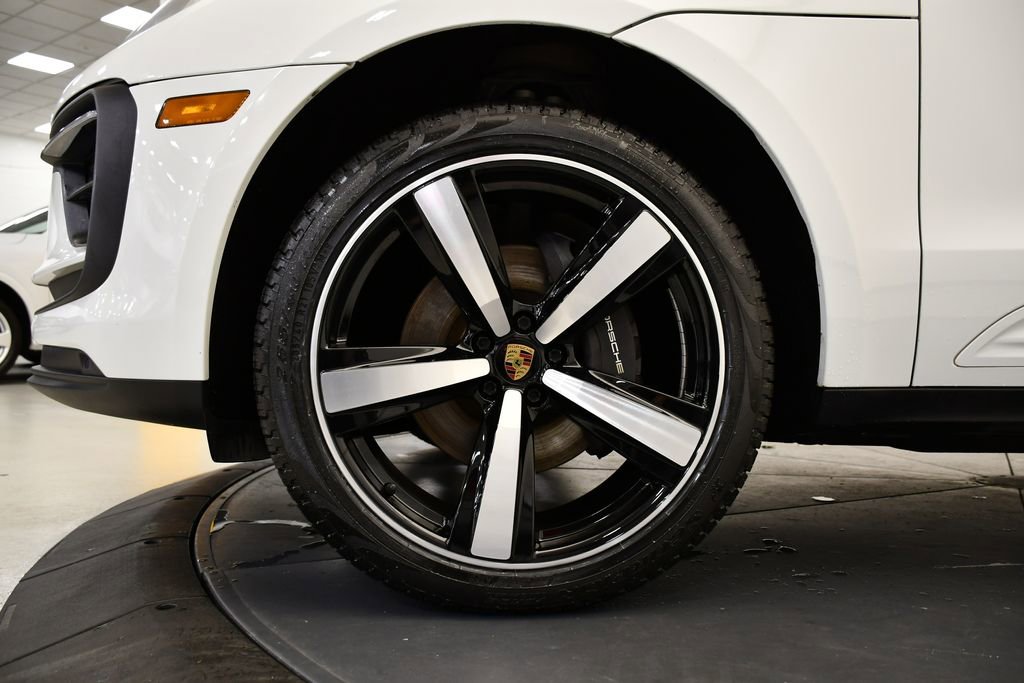 Used 2022 Porsche Macan image 16