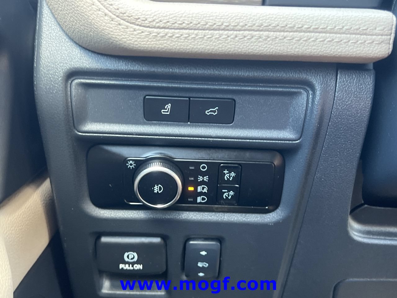 Used 2024 Ford Expedition Limited AWD/4WD image 17