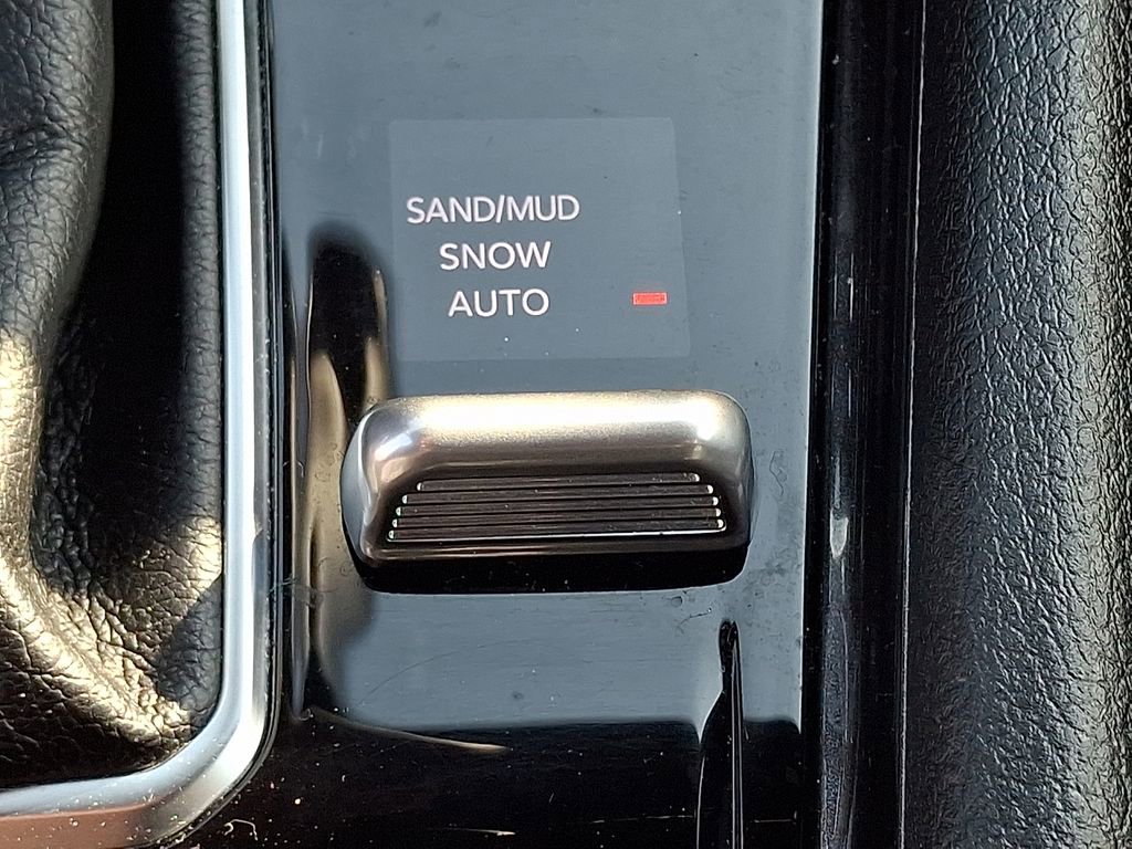 Used 2023 Jeep Compass Latitude image 27