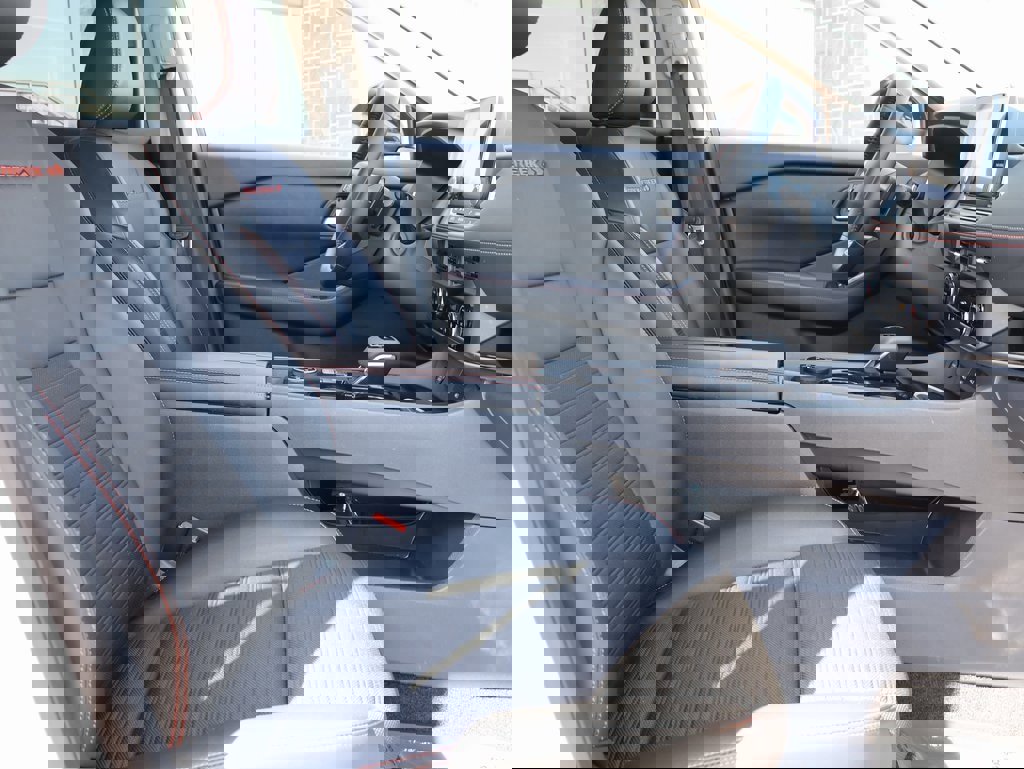 Used 2025 Nissan Rogue SV w/ Rock Creek Premium Package image 10