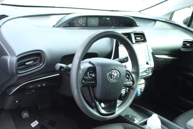 Used 2022 Toyota Prius LE FWD image 6