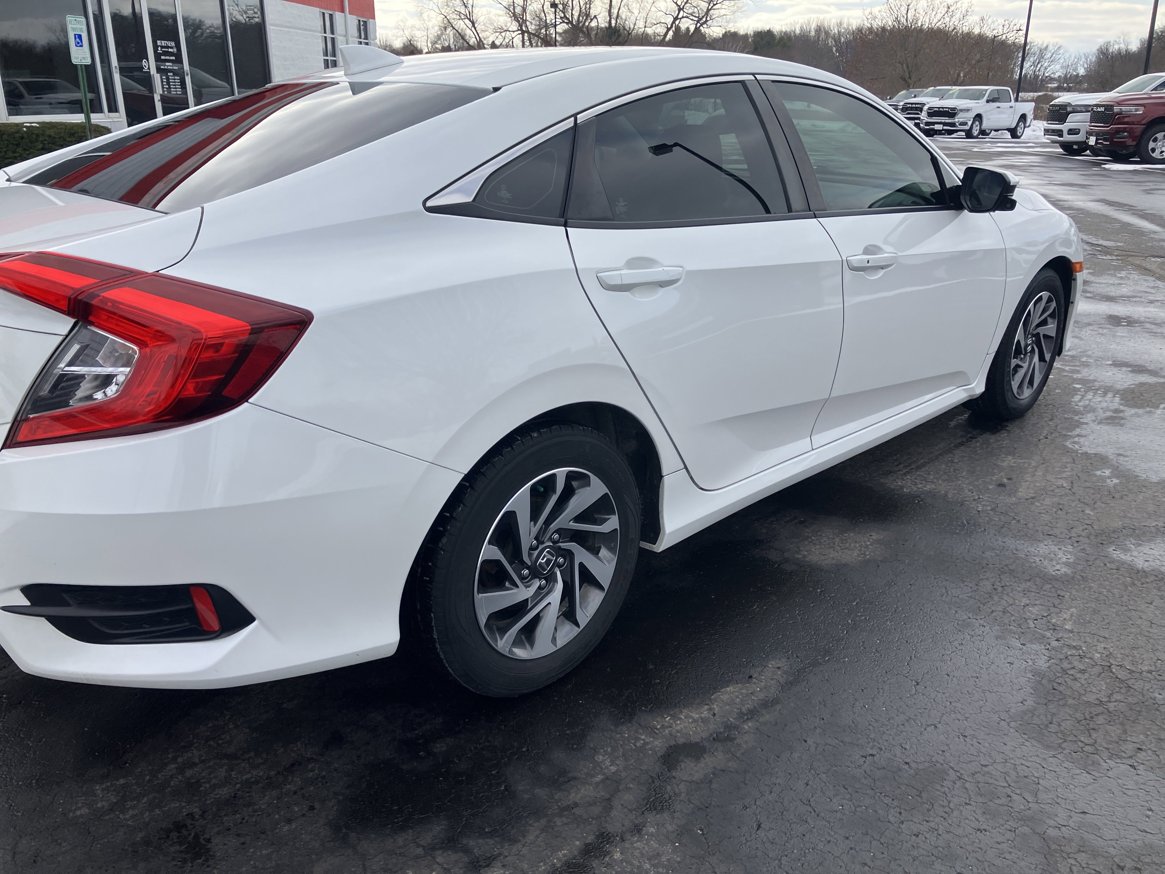 Used 2018 Honda Civic EX image 19