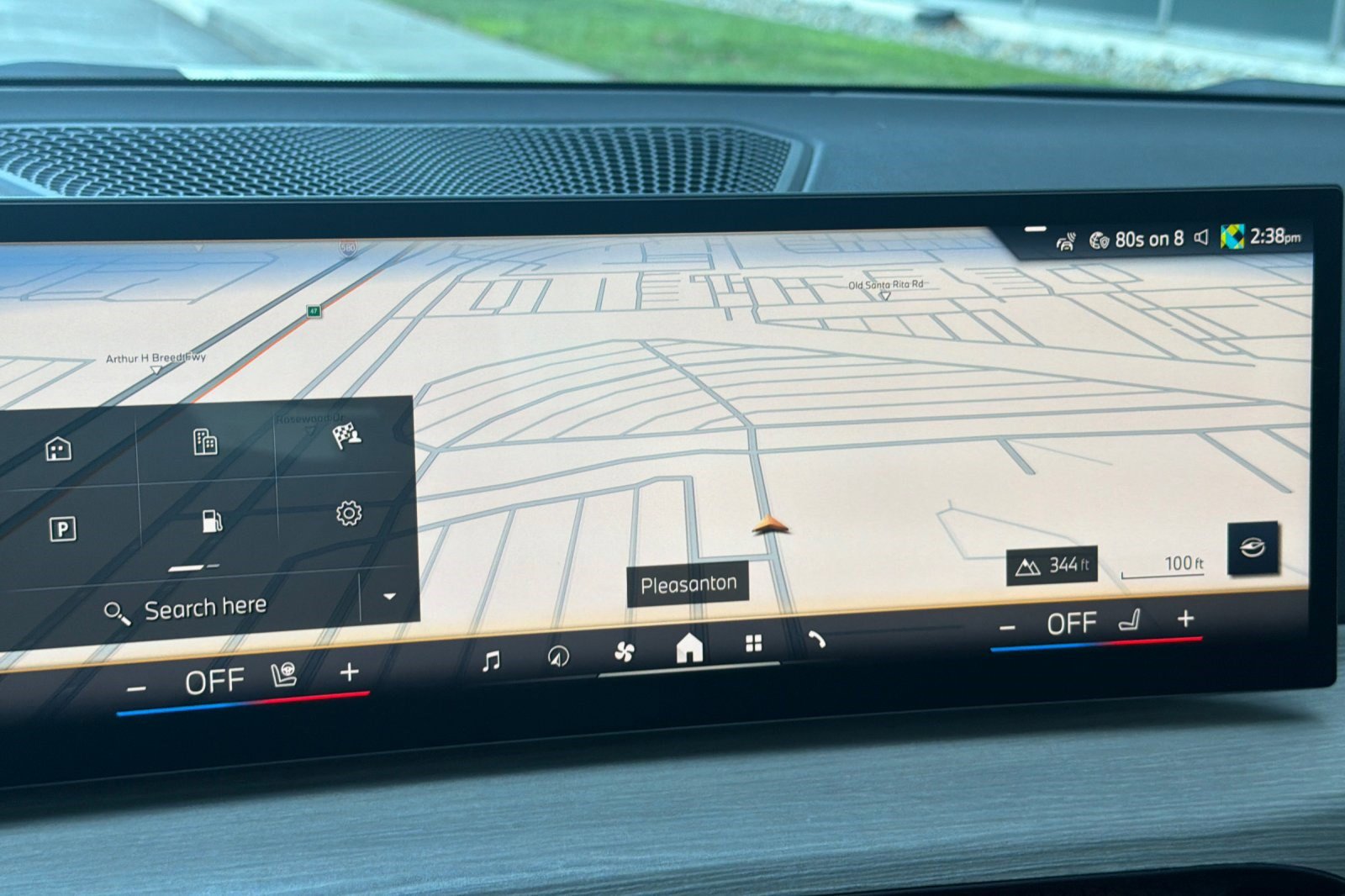 Used 2025 BMW 330i Sedan w/ Premium Package image 25