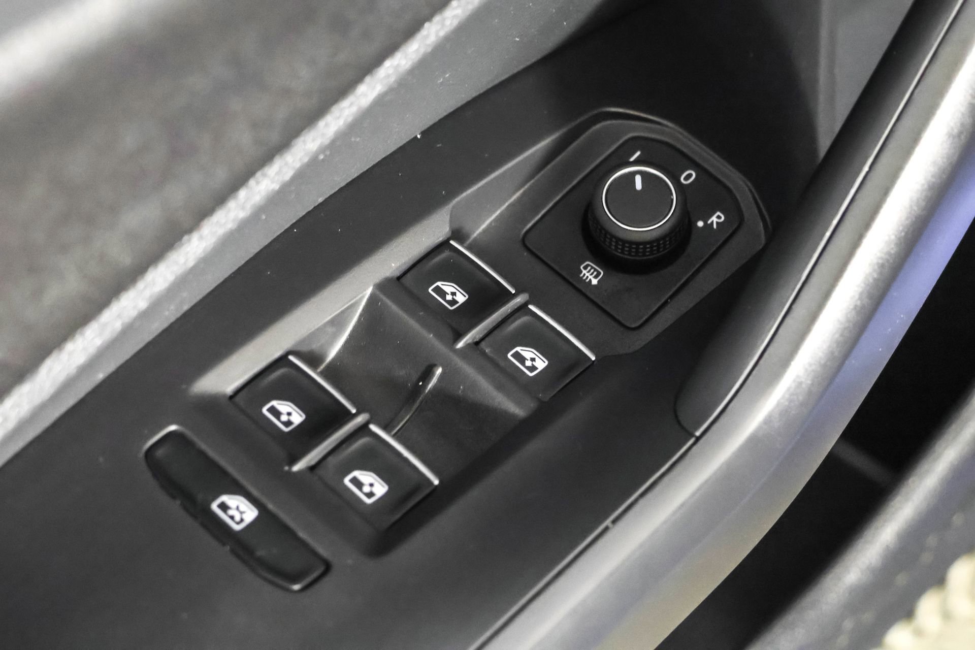 Used 2024 Volkswagen Jetta SE image 34