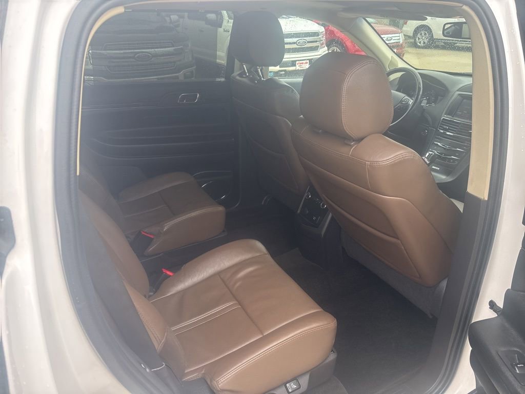 Used 2013 Lincoln MKT AWD image 13