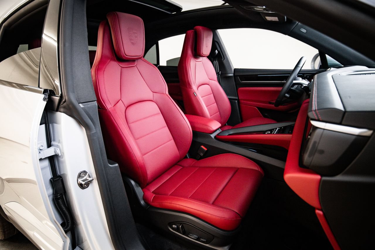 New 2026 Porsche Macan Electric RWD image 29