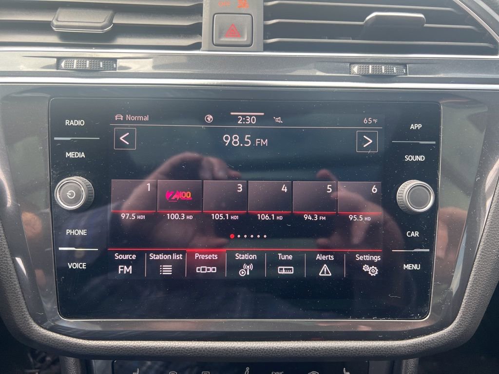 Used 2022 Volkswagen Tiguan SE R-Line AWD/4WD image 30