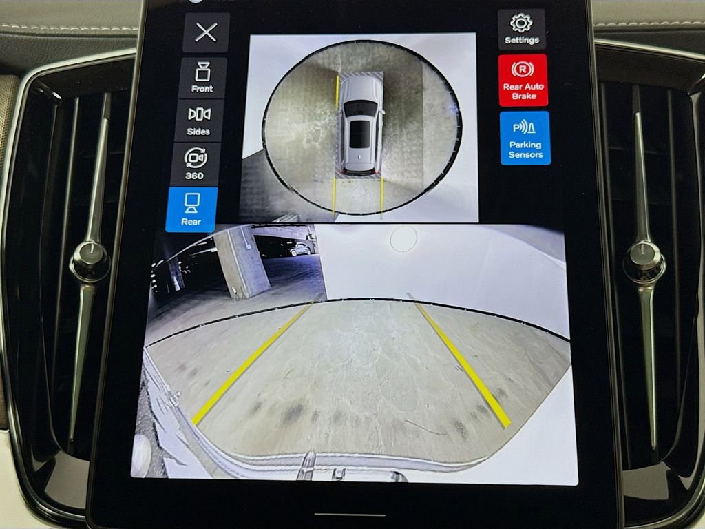 Certified 2026 Volvo XC90 B6 Plus w/ Protection Package Premier image 14