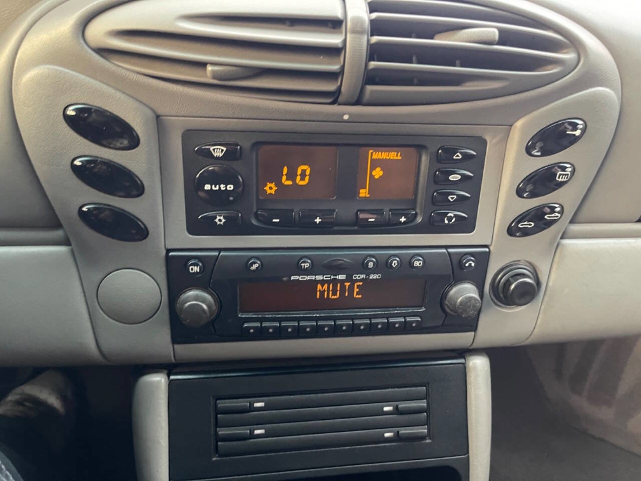 Used 2000 Porsche Boxster image 16