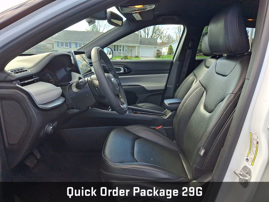 Used 2025 Jeep Compass Limited image 12