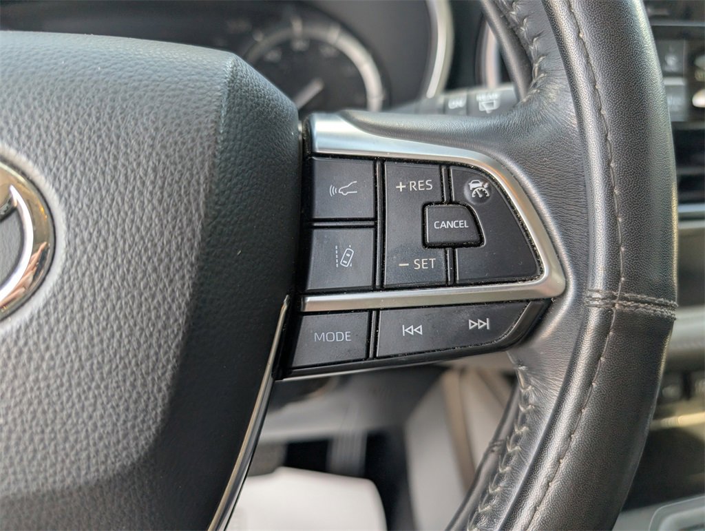 Used 2021 Toyota Highlander XLE image 21