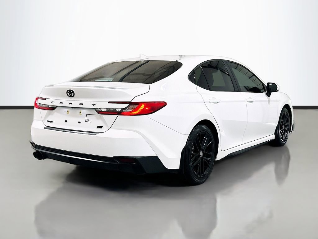 Used 2025 Toyota Camry SE w/ Convenience Package FWD image 4