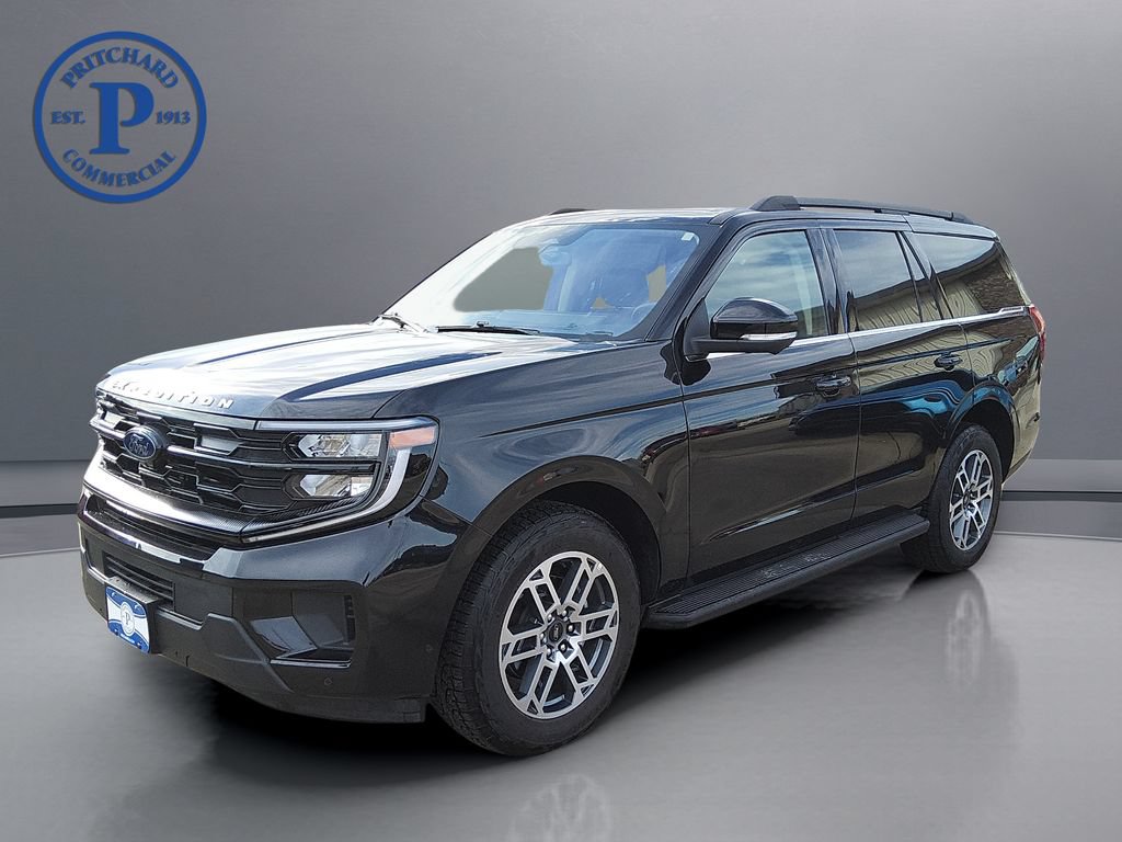 Used 2025 Ford Expedition Active AWD/4WD image 3