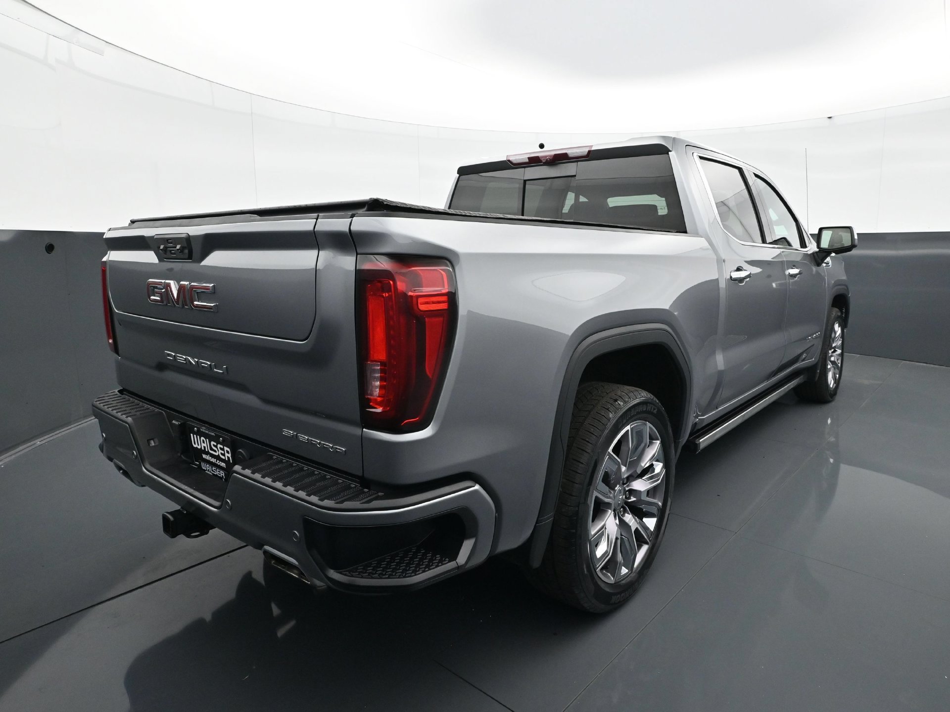 Used 2023 GMC Sierra 1500 Denali w/ Denali Reserve Package AWD/4WD image 6