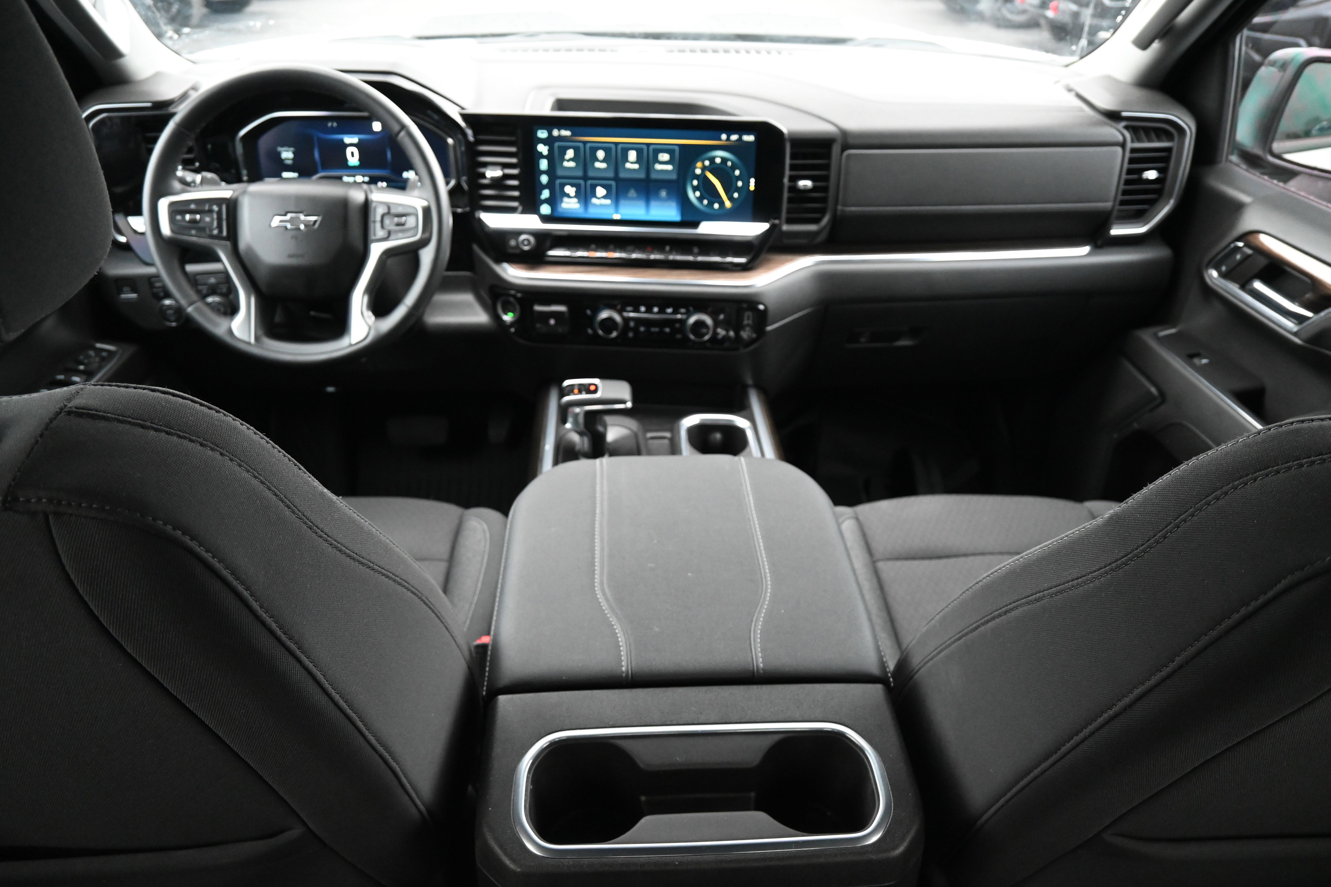 Used 2023 Chevrolet Silverado 1500 LT Trail Boss w/ Protection Package image 3