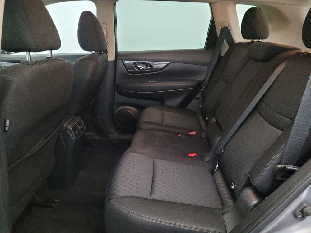 Used 2018 Nissan Rogue SV image 18