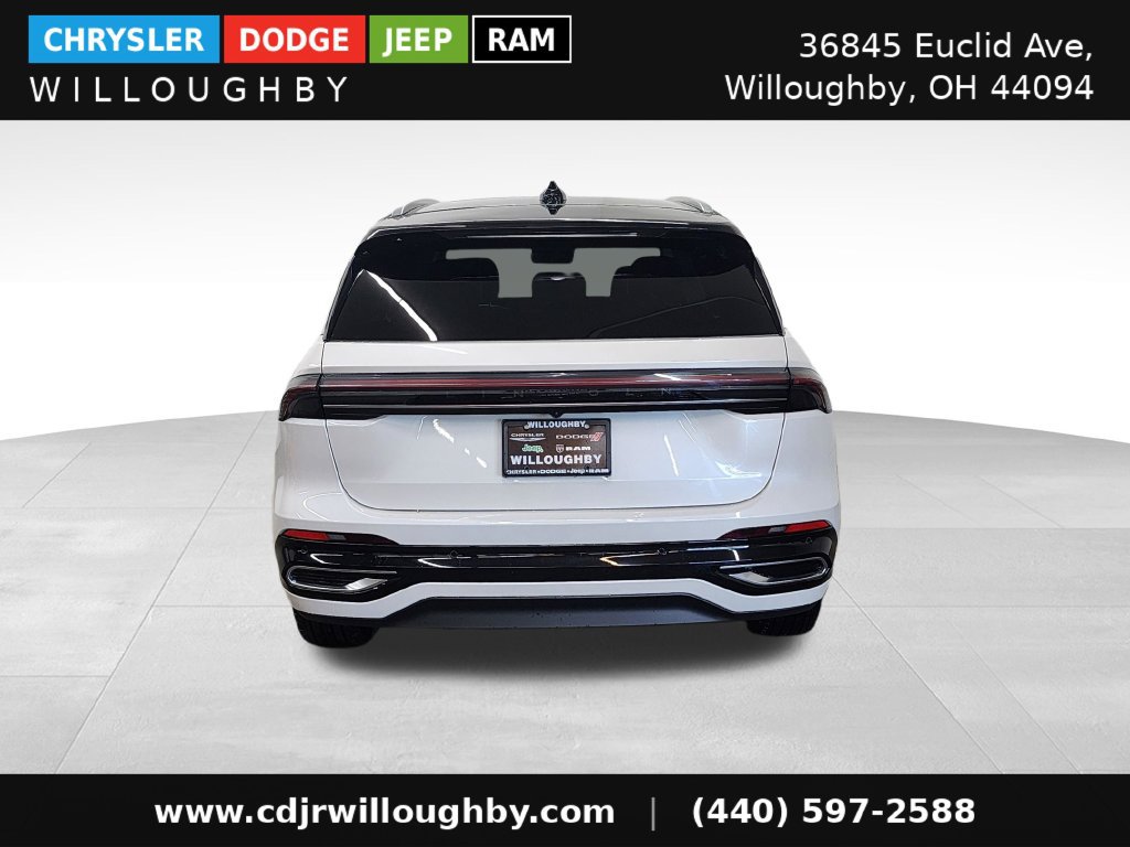 Used 2024 Lincoln Nautilus Reserve w/ Equipment Group 202A AWD/4WD image 8