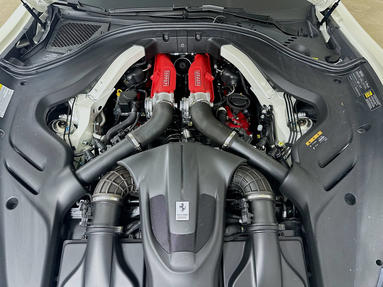 Used 2024 Ferrari Roma Spider RWD image 14