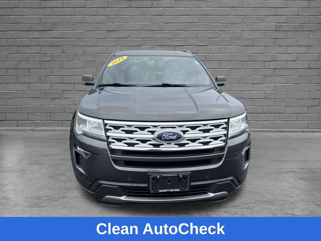 Used 2019 Ford Explorer XLT w/ Equipment Group 202A AWD/4WD image 2