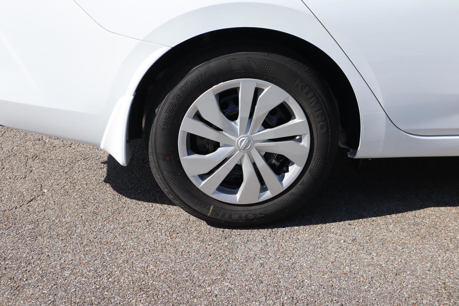 Used 2025 Nissan Versa S w/ Trunk Package image 13