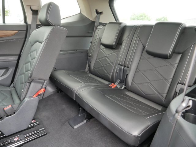 Certified 2025 Volkswagen Atlas SE AWD/4WD image 17