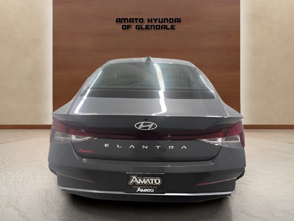 New 2026 Hyundai Elantra SE FWD image 5