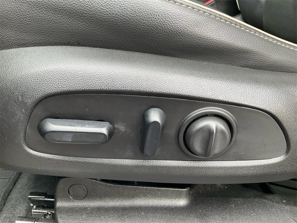 Used 2018 GMC Acadia Denali w/ Technology Package image 29