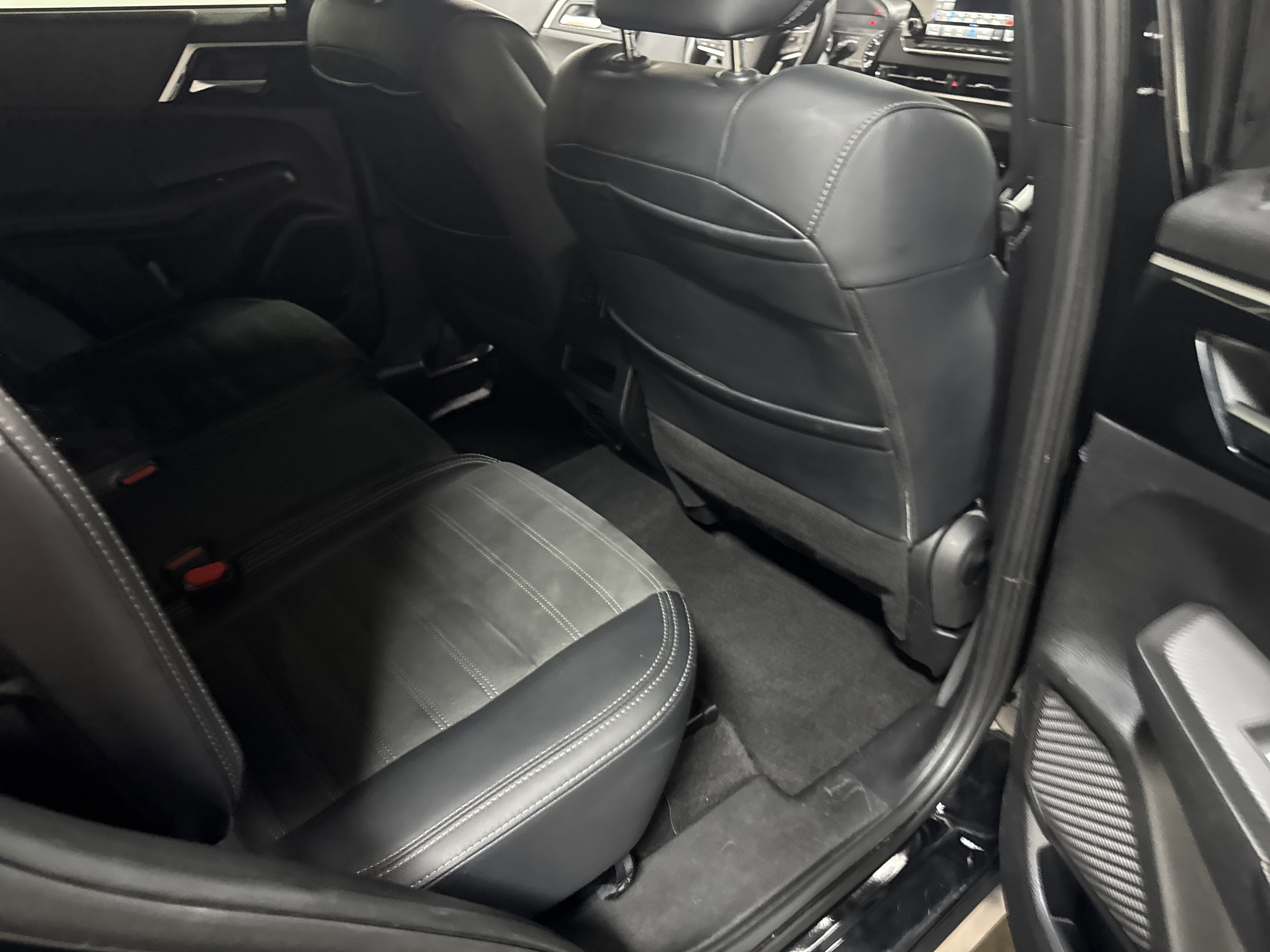 Used 2024 Mitsubishi Outlander SE image 37