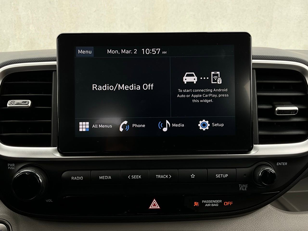 Used 2025 Hyundai Venue SEL image 28