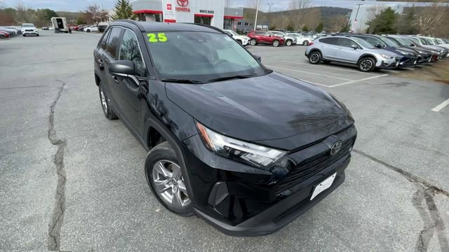 Used 2025 Toyota RAV4 LE AWD/4WD image 2