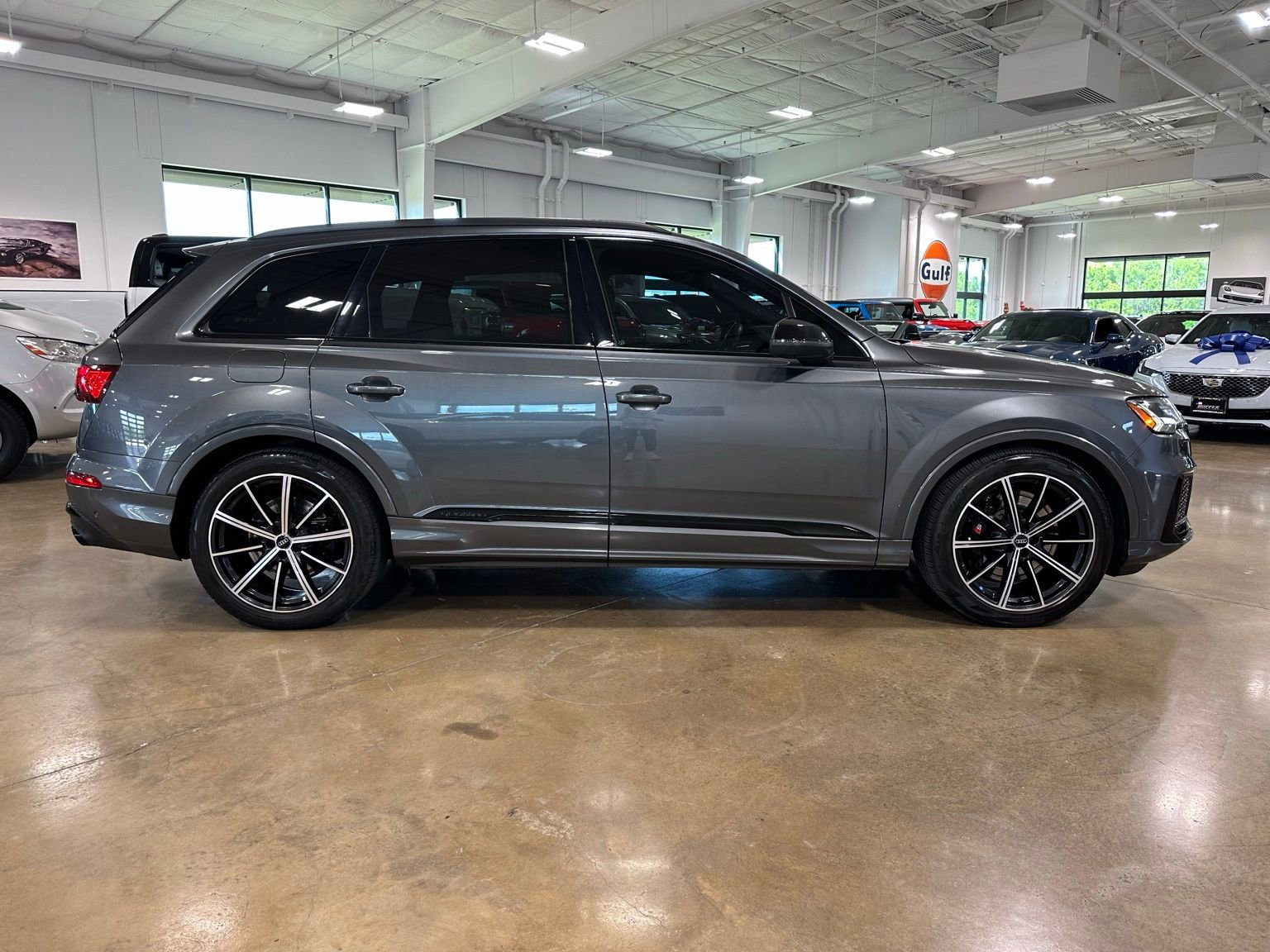 Used 2021 Audi SQ7 Premium Plus w/ SQ7 Black Optic Package image 9